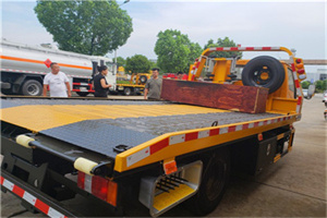 毕节附近拖车电话号码服务